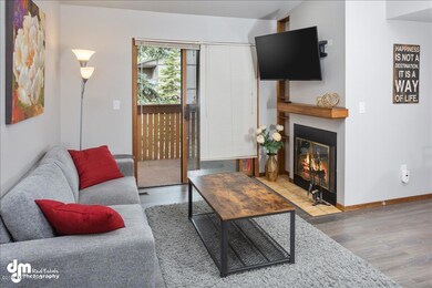 Living Room_DMD_8187