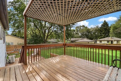 2313 Edgewood Rd, Waukegan, IL 60087 - photo 2