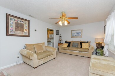 1604 Gavin Dr, High Point, NC 27260 - photo 4