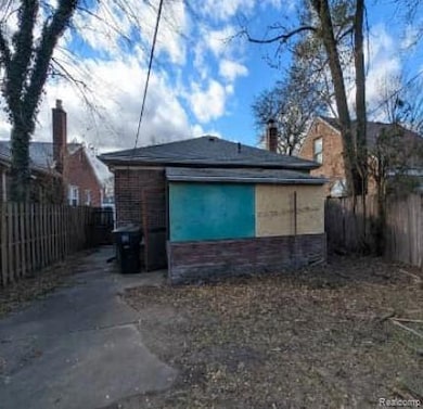 20542 Ashton Ave, Detroit, MI 48219 - photo 2