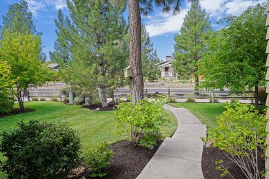1330 NW Mt Washington Dr, Bend, OR 97701 - photo 2