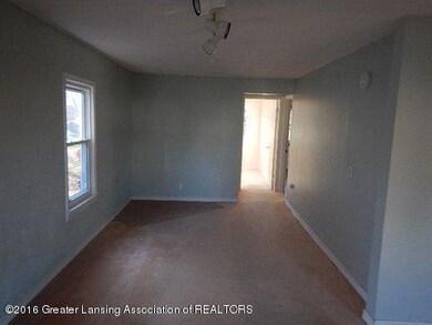 LIVING ROOM (2)