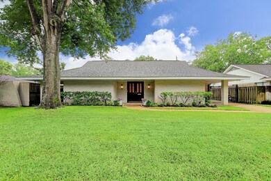 10007 Burgoyne Rd, Houston, TX 77042 - photo 2
