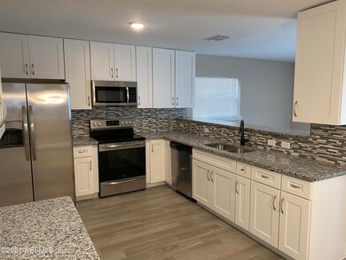 8943 Macarthur Ct S, Jacksonville, FL 32216 - photo 4