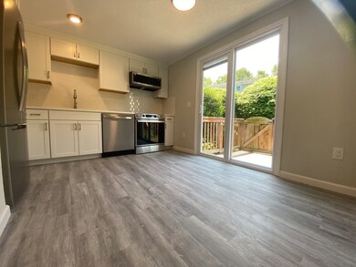 270 Sunderland Rd unit 11, Worcester, MA 01604 - photo 6