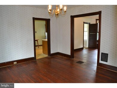 127 W Winona Ave, Norwood, PA 19074 - photo 4