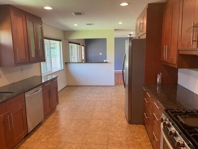 8750 Turriff St, Houston, TX 77055 - photo 5