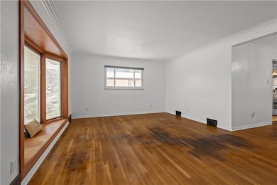 2201 Parklyn St, Pittsburgh, PA 15234 - photo 4