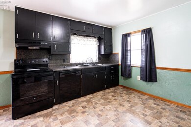 615 Gibson St, Fremont, OH 43420 - photo 3