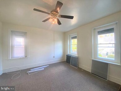 116 S 6th St unit 2, Perkasie, PA 18944 - photo 4