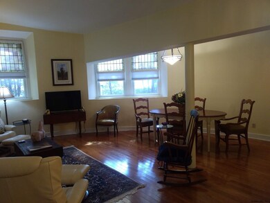 125 Circular St unit 3, Saratoga Springs, NY 12866 - photo 6