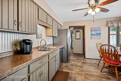 3607 Wren Ln, Rolling Meadows, IL 60008 - photo 5