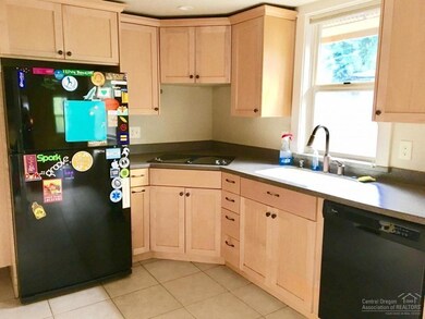 1255 NW Davenport Ave, Bend, OR 97701 - photo 3