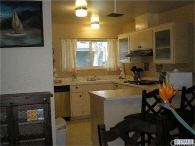 Breakfast counter bar in kitchen.