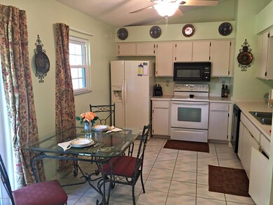 Carlowe Kitchen3