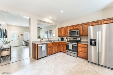 10516 Table Lands Ct, Las Vegas, NV 89129 - photo 6