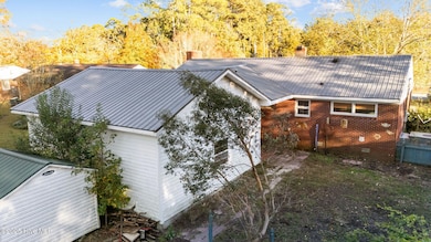 3222 N Contentnea St, Farmville, NC 27828 - photo 5