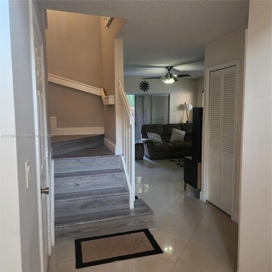 203 E Forest Oak Cir, Davie, FL 33325 - photo 4