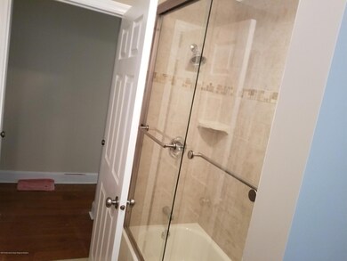 42 Fulton Ave - Shower