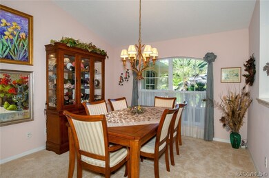 Ample size dining room