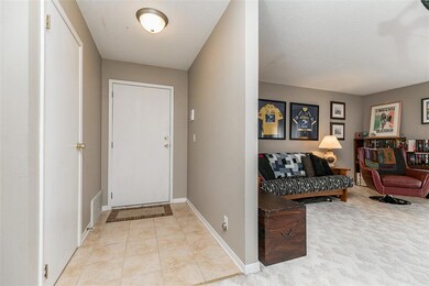 6113 Greenbriar Ln SW unit D, Cedar Rapids, IA 52404 - photo 5