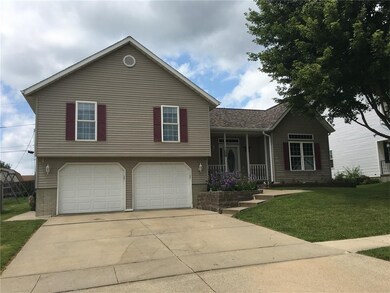 1814 Hamer Dr NW, Cedar Rapids, IA 52405 - photo 2