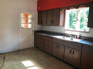 106 Williams St, Aliquippa, PA 15001 - photo 3