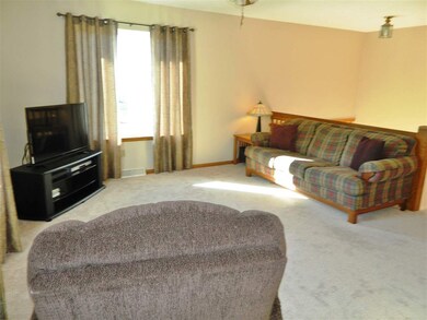 4020 Mark Dr, Waterloo, IA 50701 - photo 4