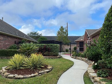 506 Pine Creek Dr, Friendswood, TX 77546 - photo 2