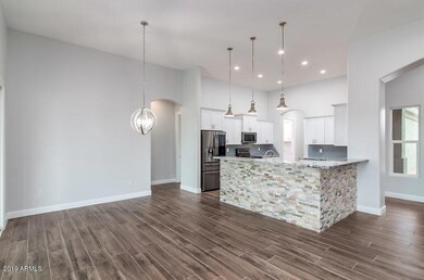KITCHEN & DINING AREA