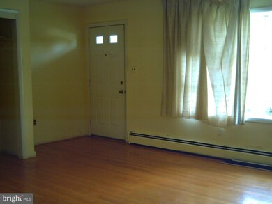 8517 Pineway Dr, Laurel, MD 20723 - photo 2