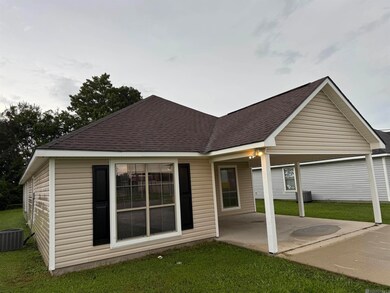 58120 Sherburne St, Plaquemine, LA 70764 - photo 2