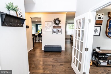 5624 Oakland Mills Rd, Columbia, MD 21045 - photo 4