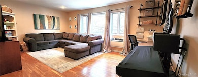 54 Lawrence Dr unit D, White Plains, NY 10603 - photo 5