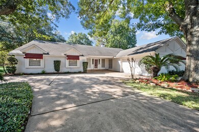 7611 Streamside Dr, Houston, TX 77088 - photo 4