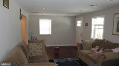 4906 Manor Dr, Oxon Hill, MD 20745 - photo 2