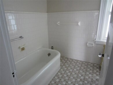 18 Payan St unit 2R, West Warwick, RI 02893 - photo 4