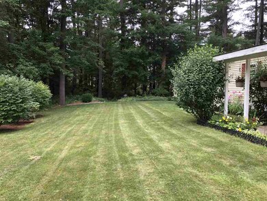 LARGE FRONT YARD