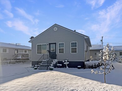 1423 1st Ave W, Williston, ND 58801 - photo 2