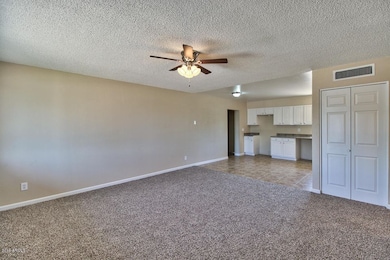 04-Living-Room-04-2