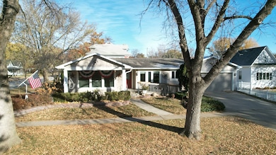 403 E 6th St, Stromsburg, NE 68666 - photo 2