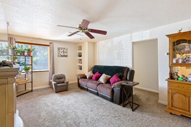 1114 NW B St, Grants Pass, OR 97526 - photo 6