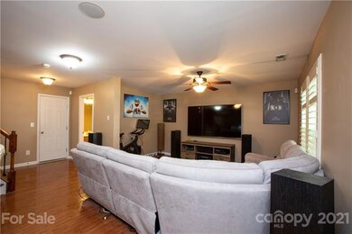 Main Level Bonus Room