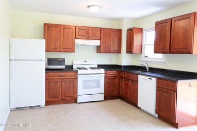 814 Laurel St, Lakehurst, NJ 08733 - photo 6