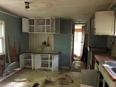 133 Estate Dr, Statesville, NC 28625 - photo 2