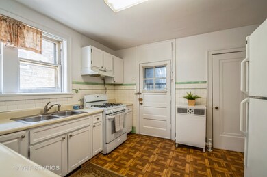 6038 N Washtenaw Ave unit 2, Chicago, IL 60659 - photo 3