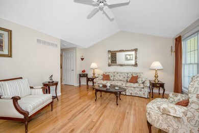 35 Fernwood Dr, Litchfield, NH 03052 - photo 2