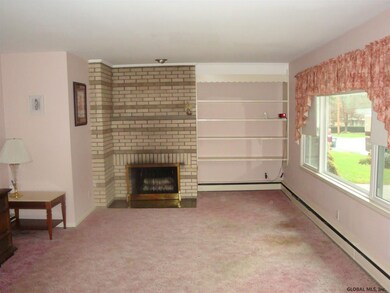 1009 Sandy Ln, Schenectady, NY 12303 - photo 2