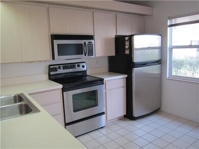 32 Danbury Ct unit A, Royal Palm Beach, FL 33411 - photo 4