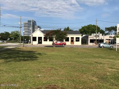 1004 lot corner of 4th and Harnett